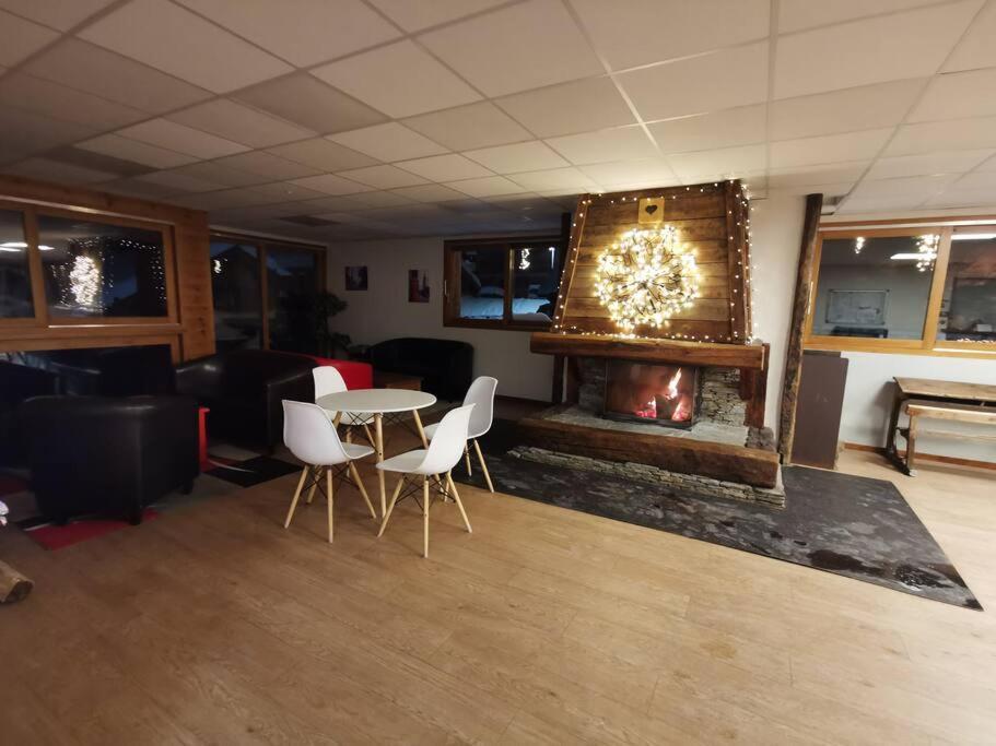 Chalet 4 Pers. Piscine Et Literie Toute Neuve. Пюи-Сен-Венсан Экстерьер фото